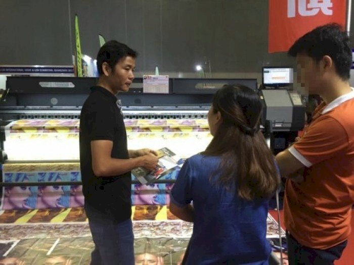Máy in phun quảng cáo khổ lớn